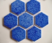 mozaika ceramiczna - porcelanowa heksagonalna niebieska błyczcząca - aster - producent: Emaux de Briare