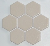 mozaika ceramiczna - porcelanowa heksagonalna kolor biały złamany błyczczący - pierre - producent: Emaux de Briare