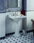 Herbeau , łazienka Empire , umywalka na kolumnie , lustro prostokątne , wieszak na recznik