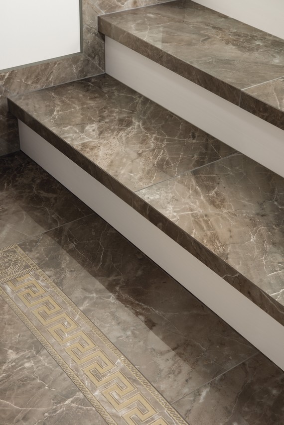 płytka marmuropodobna na schody Versace Marble Gigio