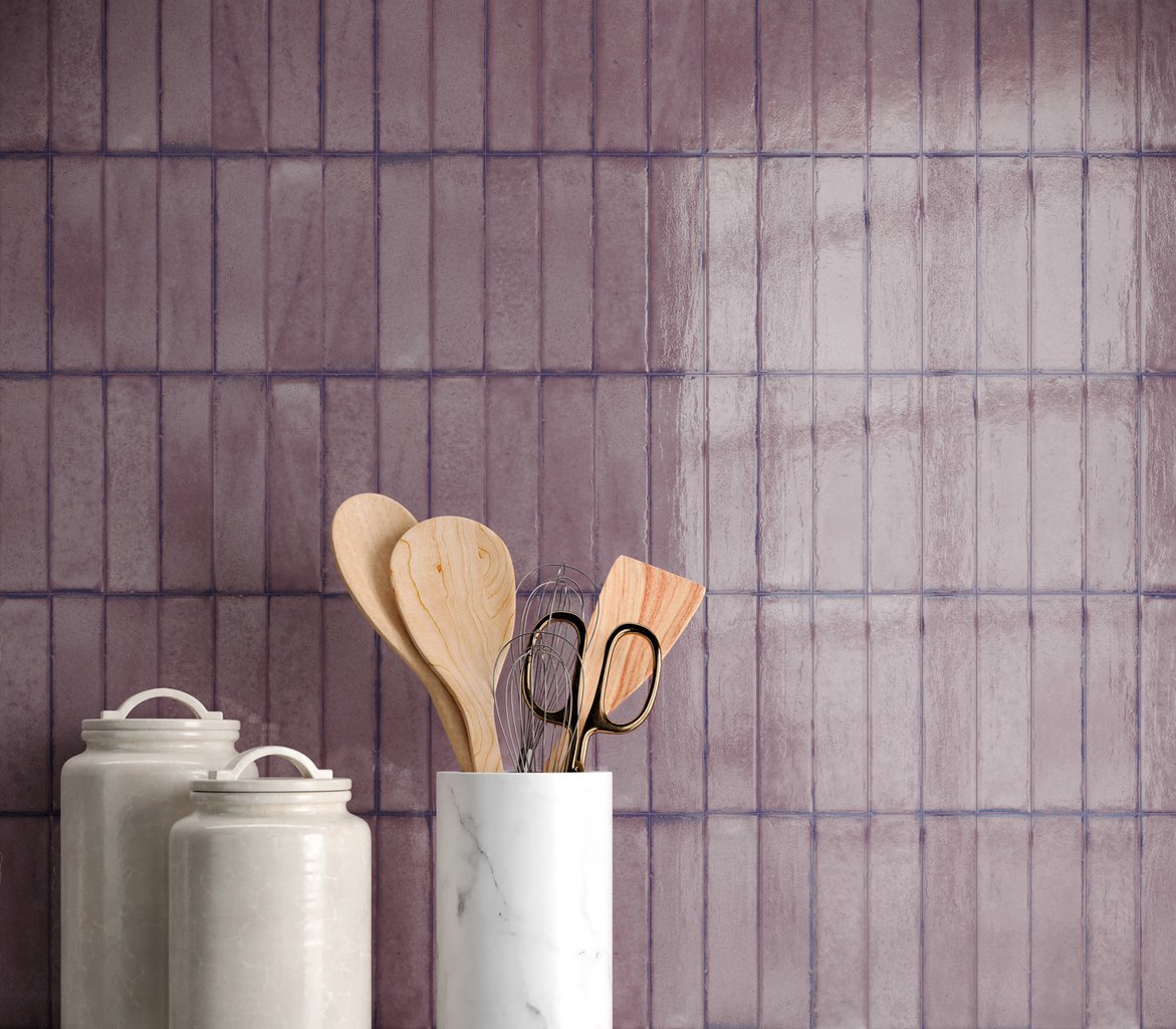 Fioletowa cegiełka na ścianę w kuchni Orchid Luc od Sant Agostino